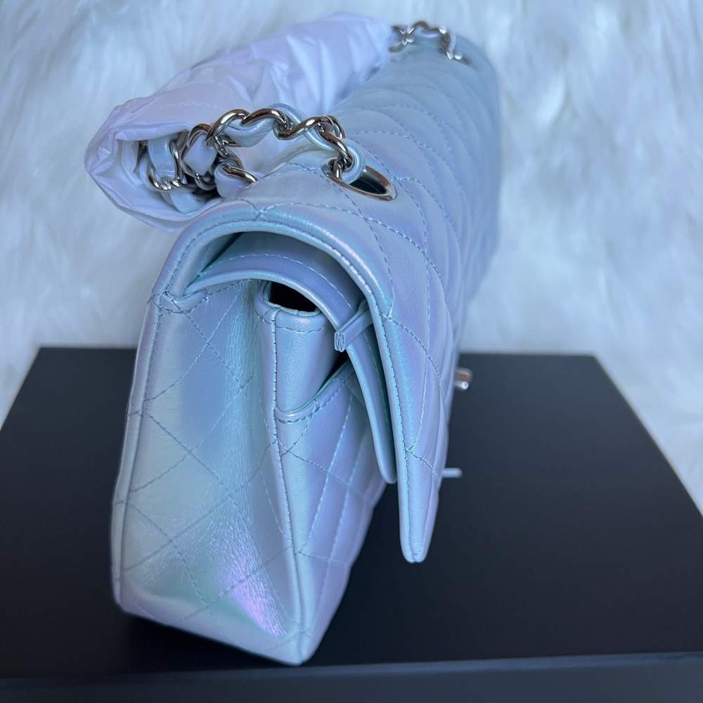21K Chanel Classic Double Flap Quilted Diamond Medium Bag Iridescent Light Blue - Picture 5 of 7